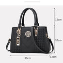 Bolsa Transversal Feminina Modelo Fashion Queen Preto
